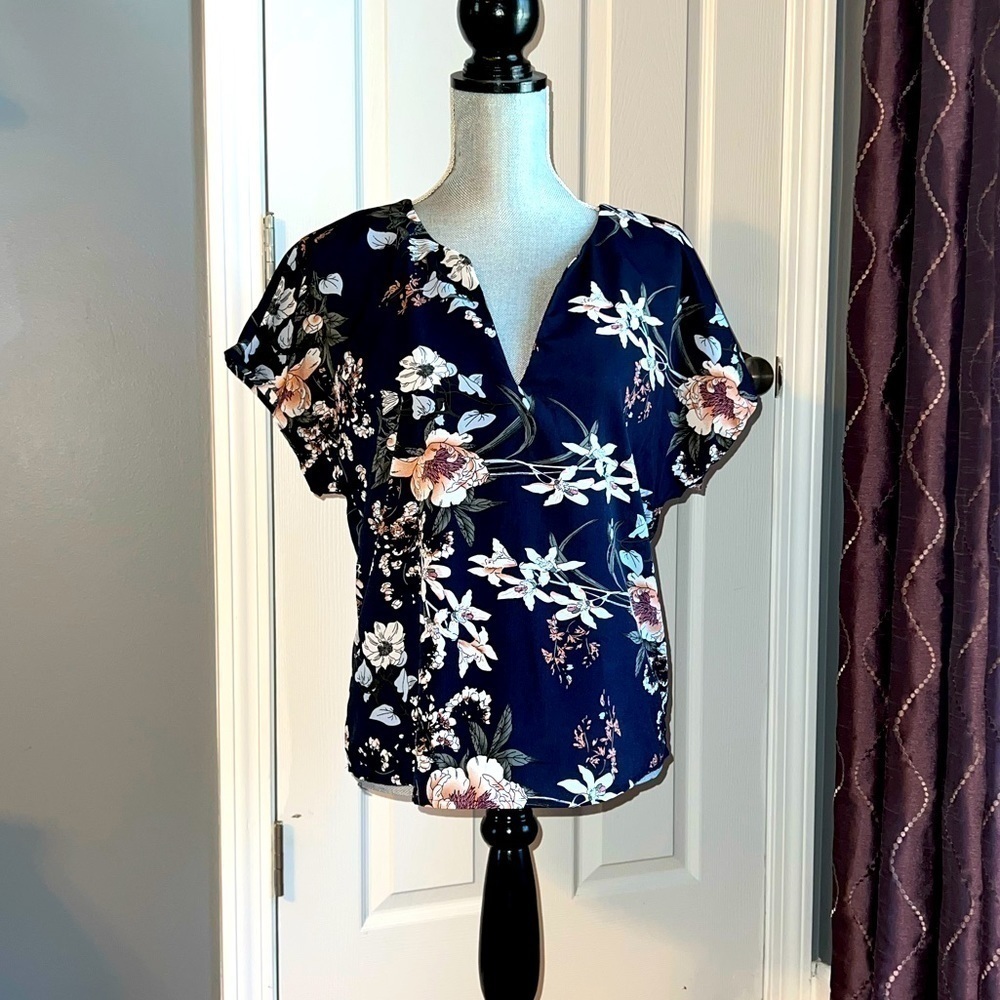 *Women's Shein floral top size 6